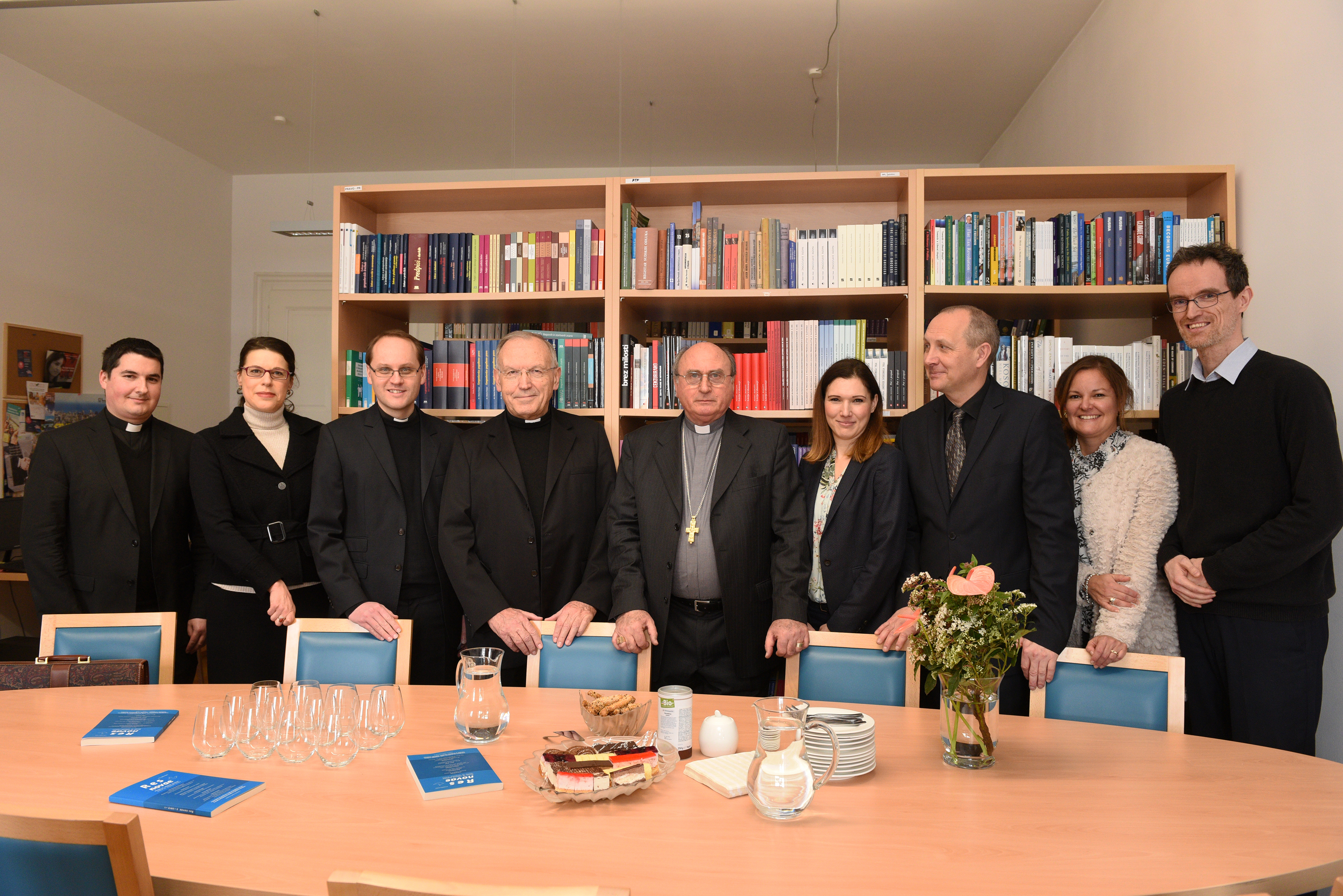 Katoliški inštitut je obiskal apostolski nuncij