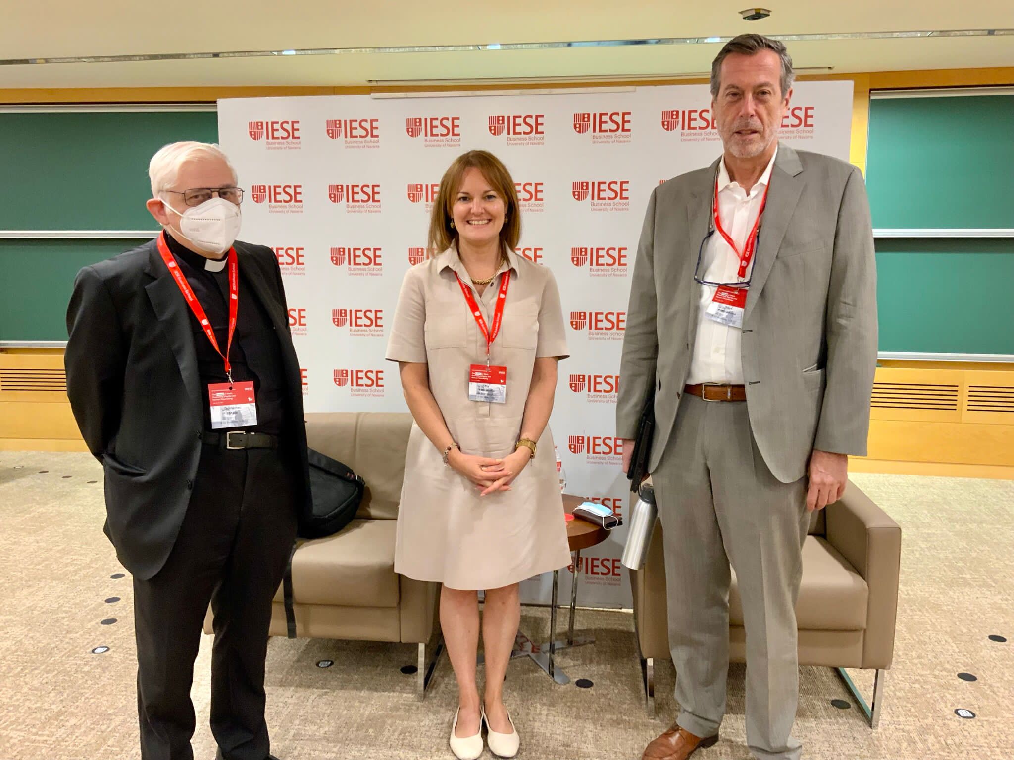 Naša sodelavka na konferenci na IESE (Barcelona)